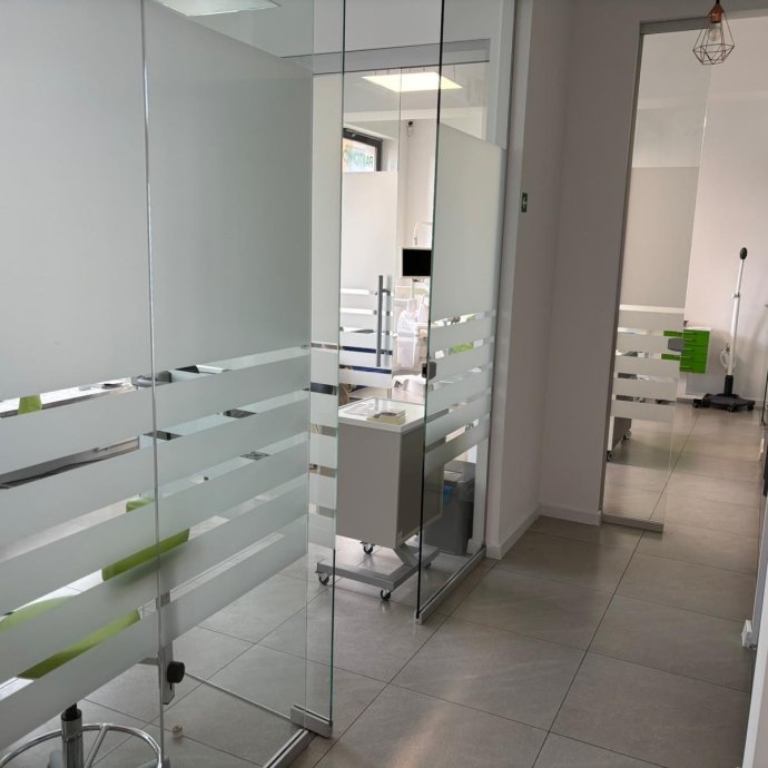 KassDent Marki - korytarz